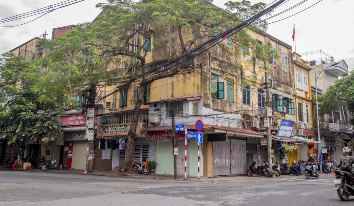 Những ngôi nhà cổ kính trên phố cổ Hải Phòng. Những ngôi nhà cổ kính trên phố cổ Hải Phòng.