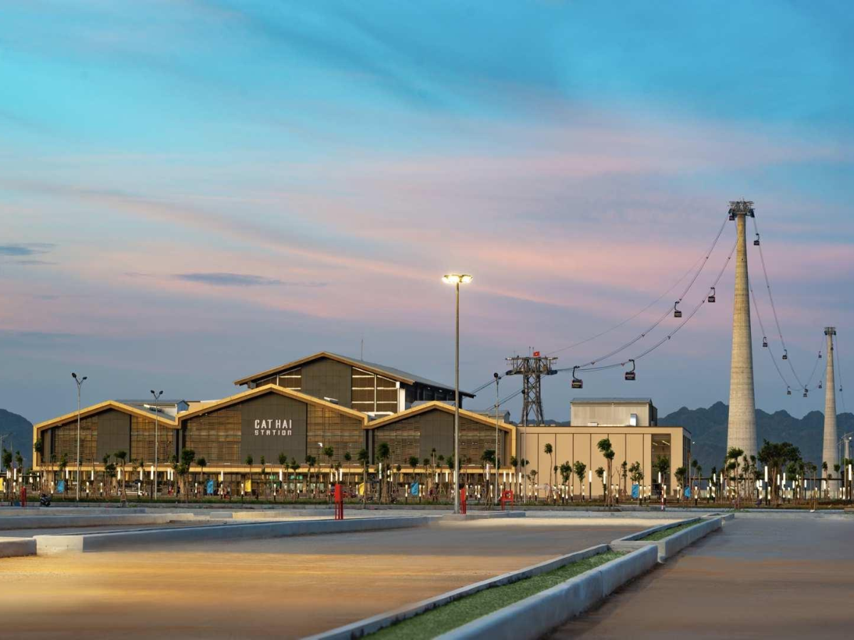 Toàn cảnh Sun World Cat Ba yên bình trong chiều hoàng hôn.