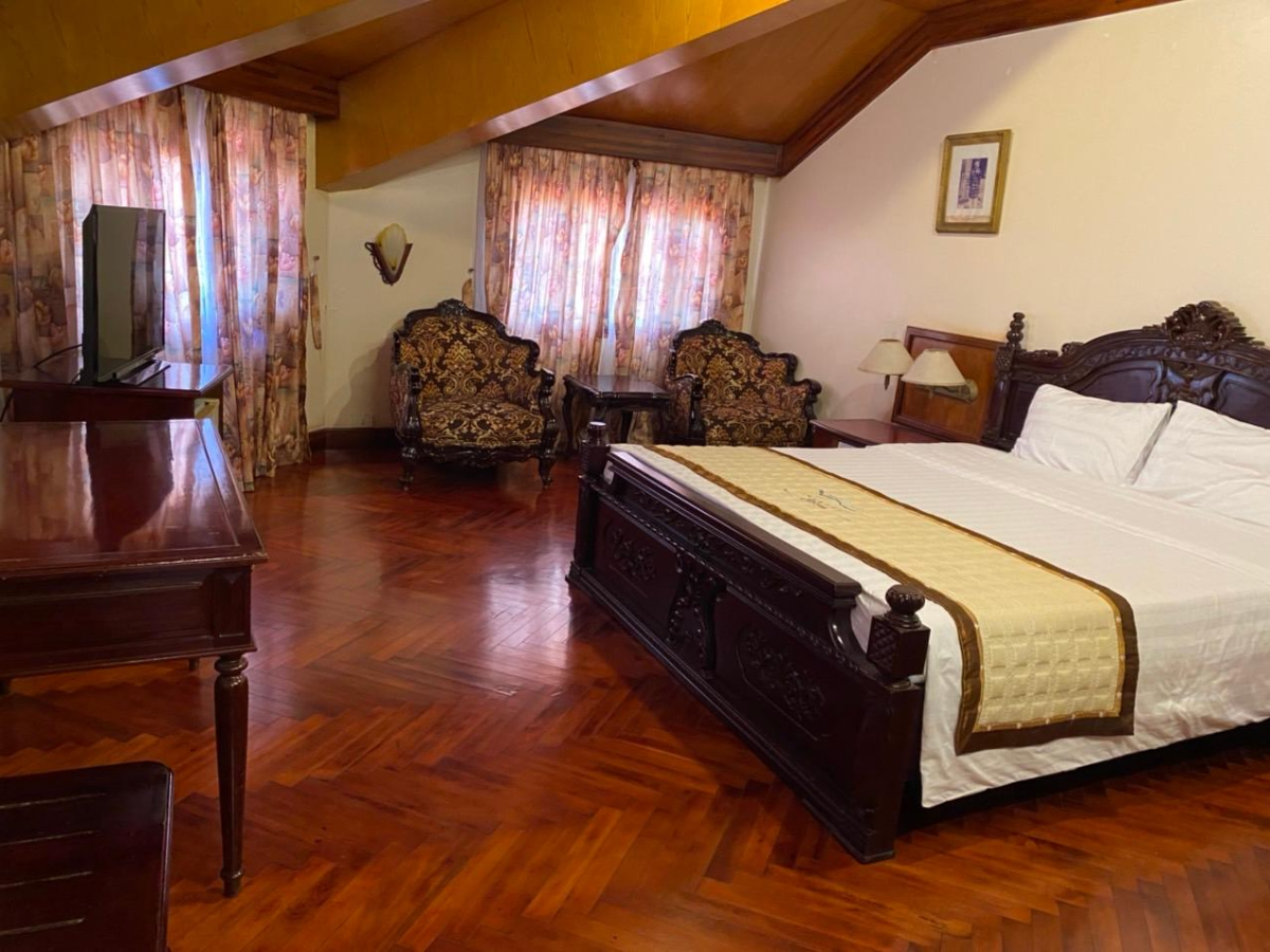 Căn phòng tại biệt thự Bảo Đại cho du khách nghỉ đêm.