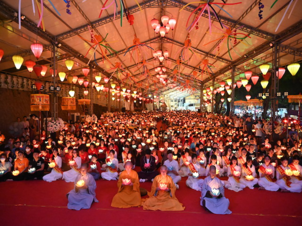 Lễ Vu Lan báo hiếu tại Chùa Hang. Lễ Vu Lan báo hiếu tại Chùa Hang.