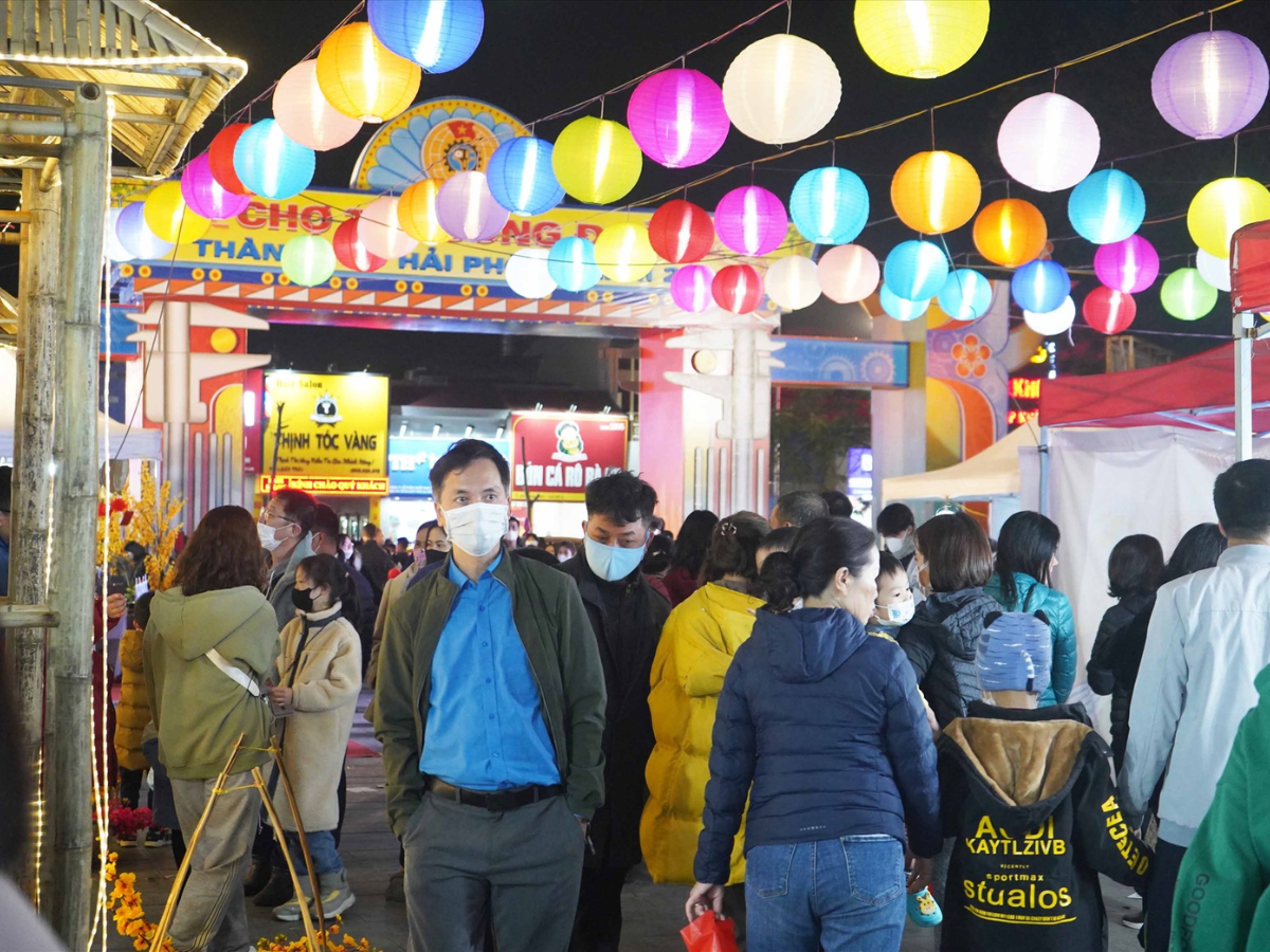 Chợ Hải Phòng nhộn nhịp đông đúc. Chợ Hải Phòng nhộn nhịp đông đúc.