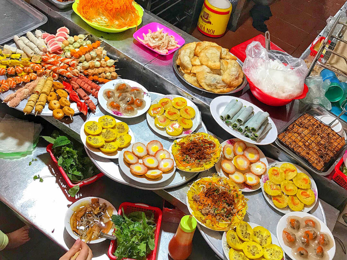 Thiên đường ẩm thực tại chợ Cát Bi. Thiên đường ẩm thực tại chợ Cát Bi.