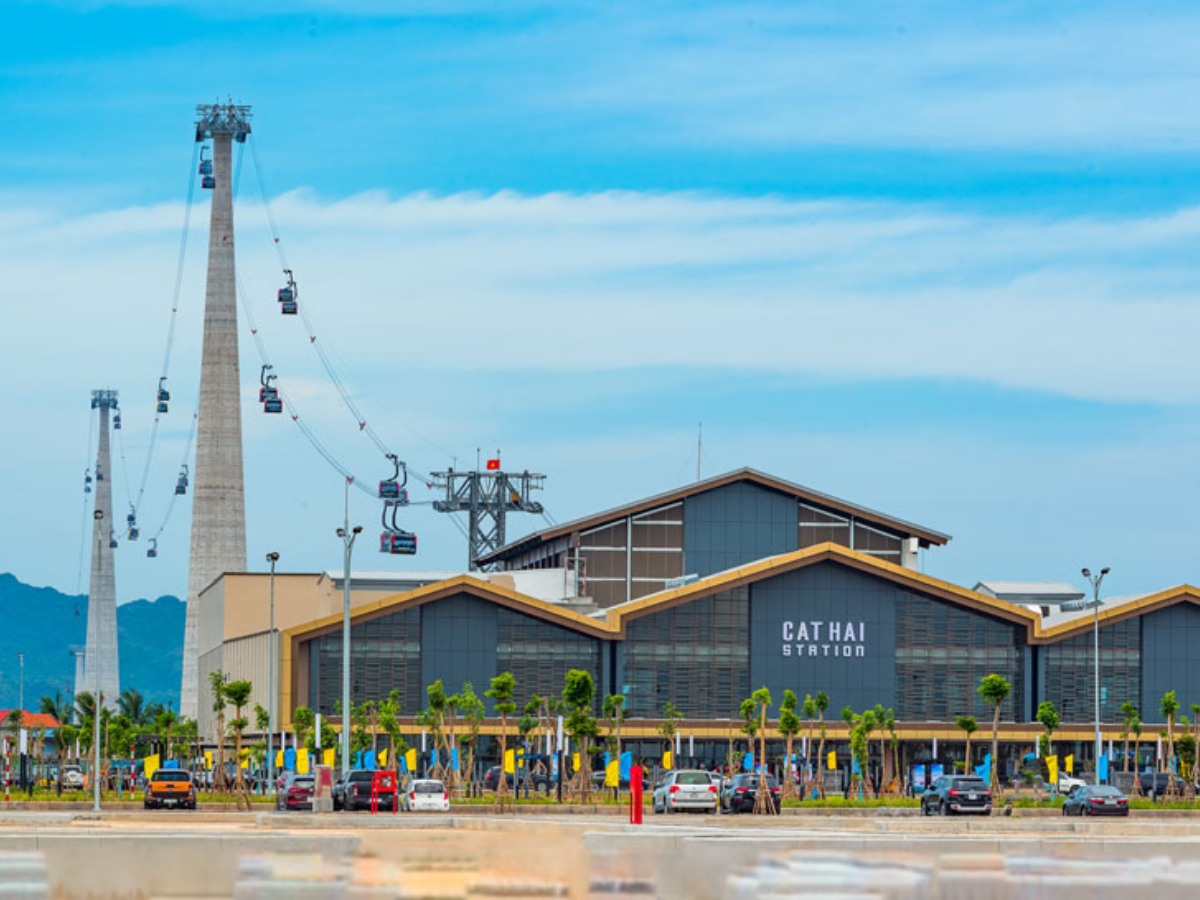 Ga Cát Hải tại Sun World Cat Ba. Ga Cát Hải tại Sun World Cat Ba.