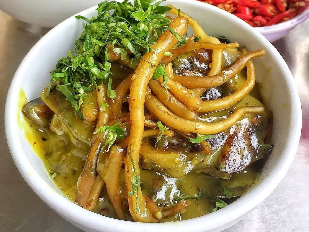 Đặc sản “chân dài” khiến thực khách xuýt xoa. Đặc sản “chân dài” khiến thực khách xuýt xoa.