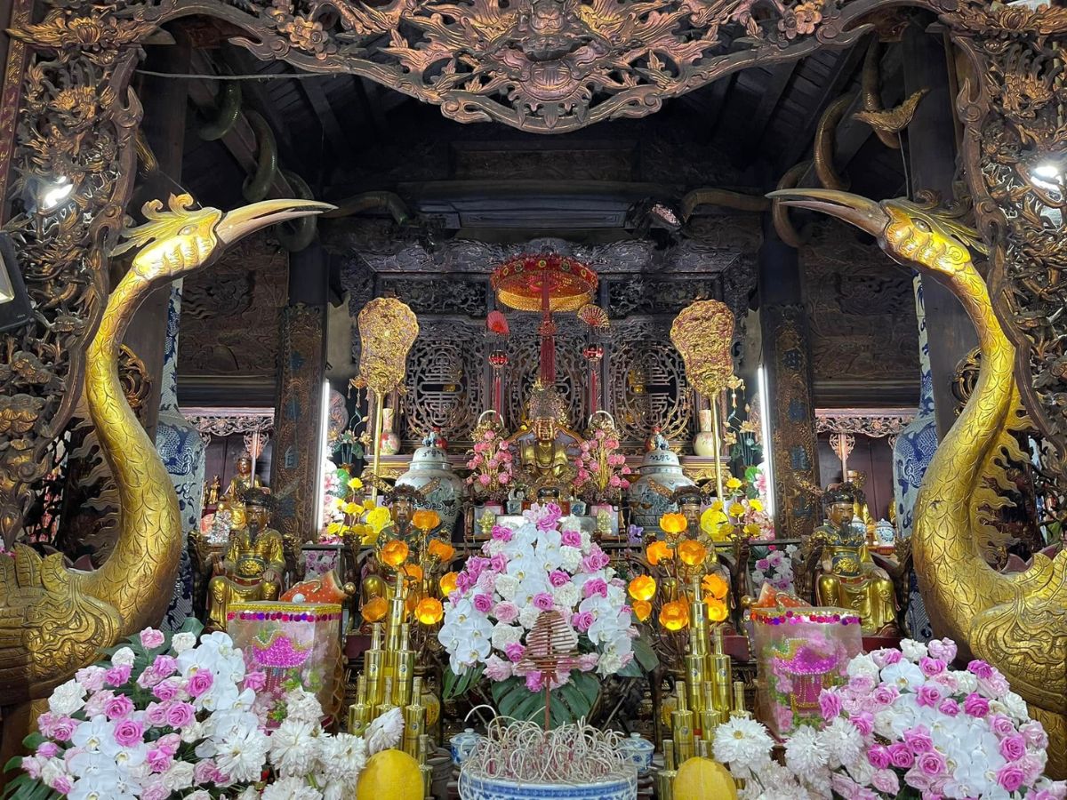 Đền Cô Chín Hải Phòng là nơi thực hành tín ngưỡng thờ Mẫu Tam phủ, Tứ phủ. Đền Cô Chín Hải Phòng là nơi thực hành tín ngưỡng thờ Mẫu Tam phủ, Tứ phủ.