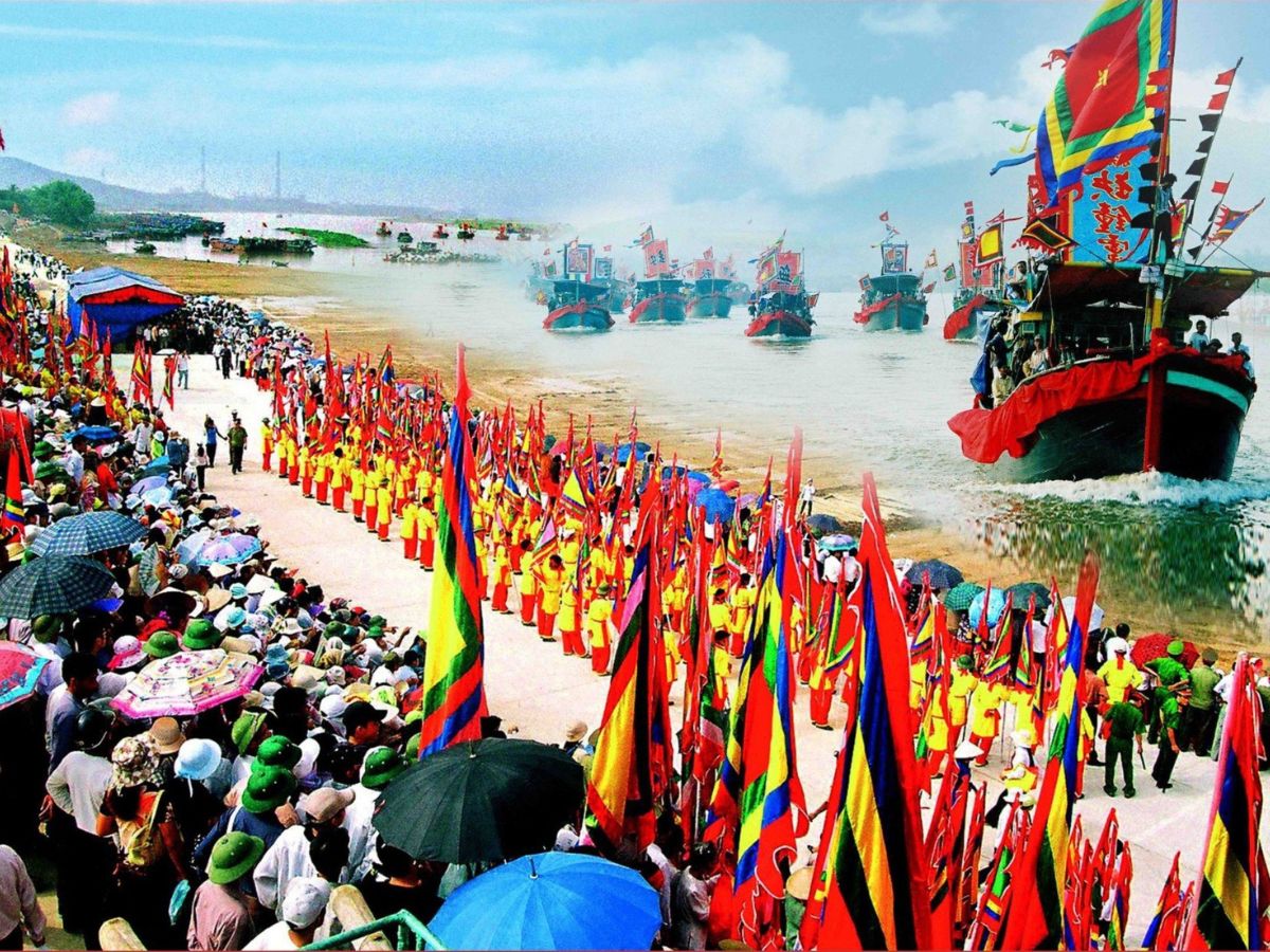 Lễ hội Đền Nghè là dịp tri ân công lao của các bậc tiền nhân. Lễ hội Đền Nghè là dịp tri ân công lao của các bậc tiền nhân.