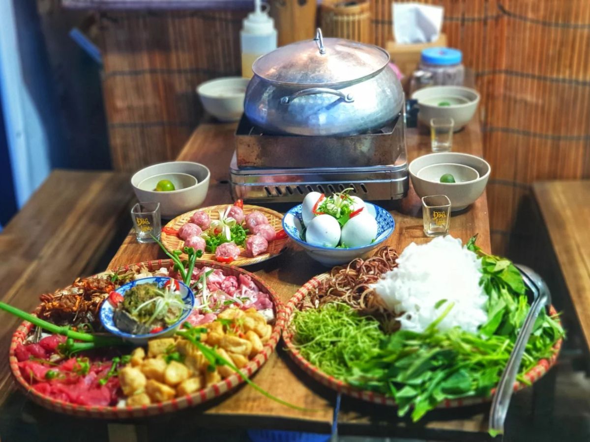 Nhà hàng lẩu cua đồng Hải Phòng có nguyên liệu tươi ngon. Nhà hàng lẩu cua đồng Hải Phòng có nguyên liệu tươi ngon.