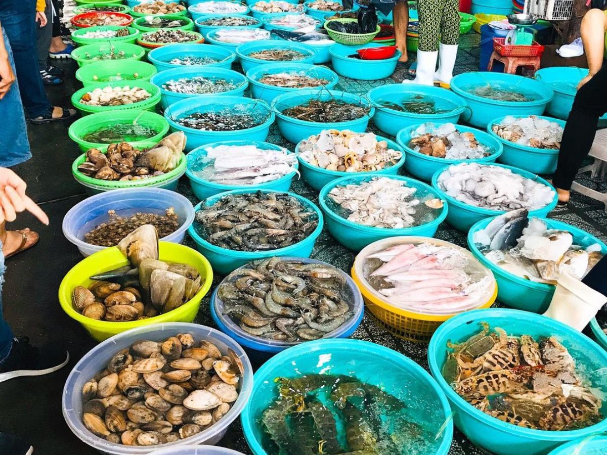 Chợ hải sản Hải Phòng hội tụ nhiều mặt hàng tươi sống. Chợ hải sản Hải Phòng hội tụ nhiều mặt hàng tươi sống.