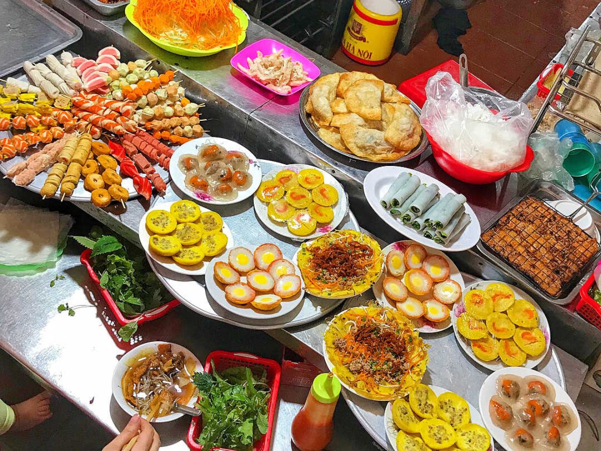 Tìm quán ăn phù hợp khi ăn vặt Hải Phòng. 