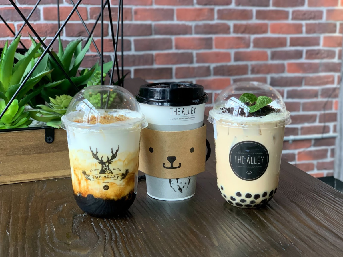 Trà sữa trân châu hấp dẫn tại The Alley. 
