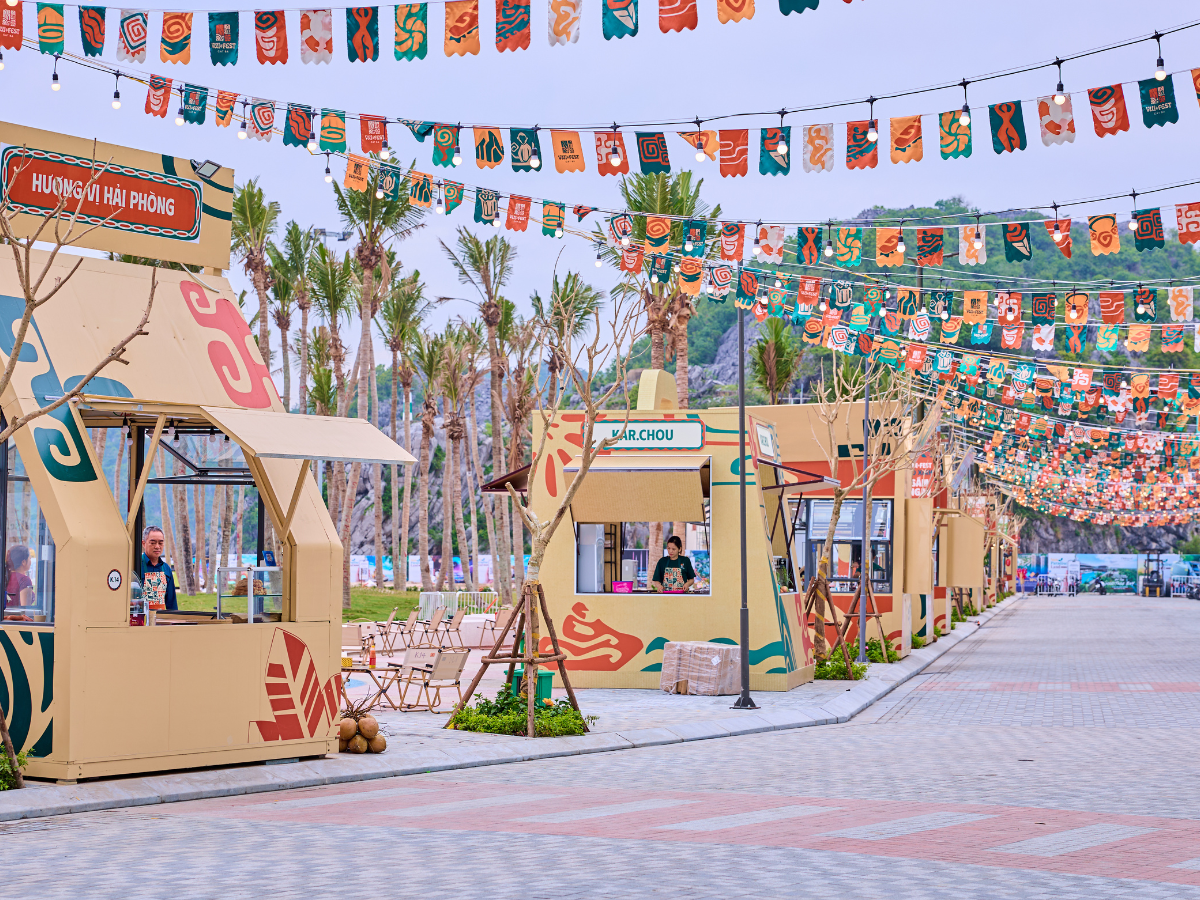 Khung cảnh đầy sắc màu tại Chợ VUI-Fest Hải Phòng.