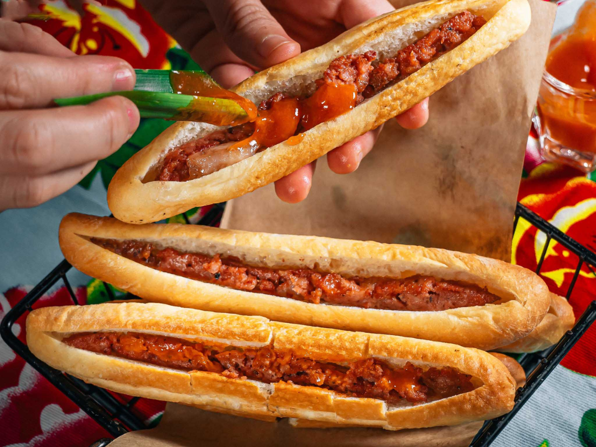 Bánh mì que - món ăn sáng đặc trưng tại Hải Phòng. 