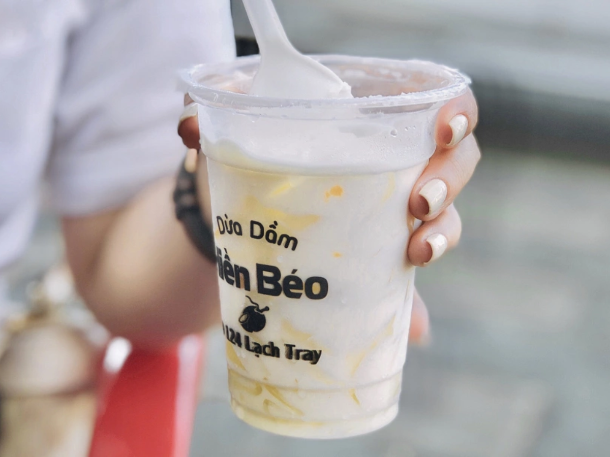 Chè dừa dầm Hiền Béo thơm ngậy.