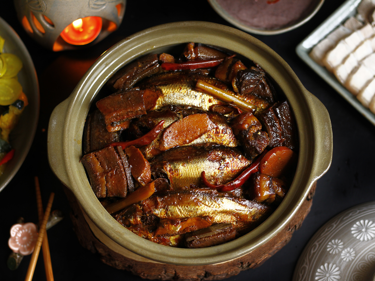 Cá mòi kho Kiến Thụy - đặc sản vùng cửa biển. 