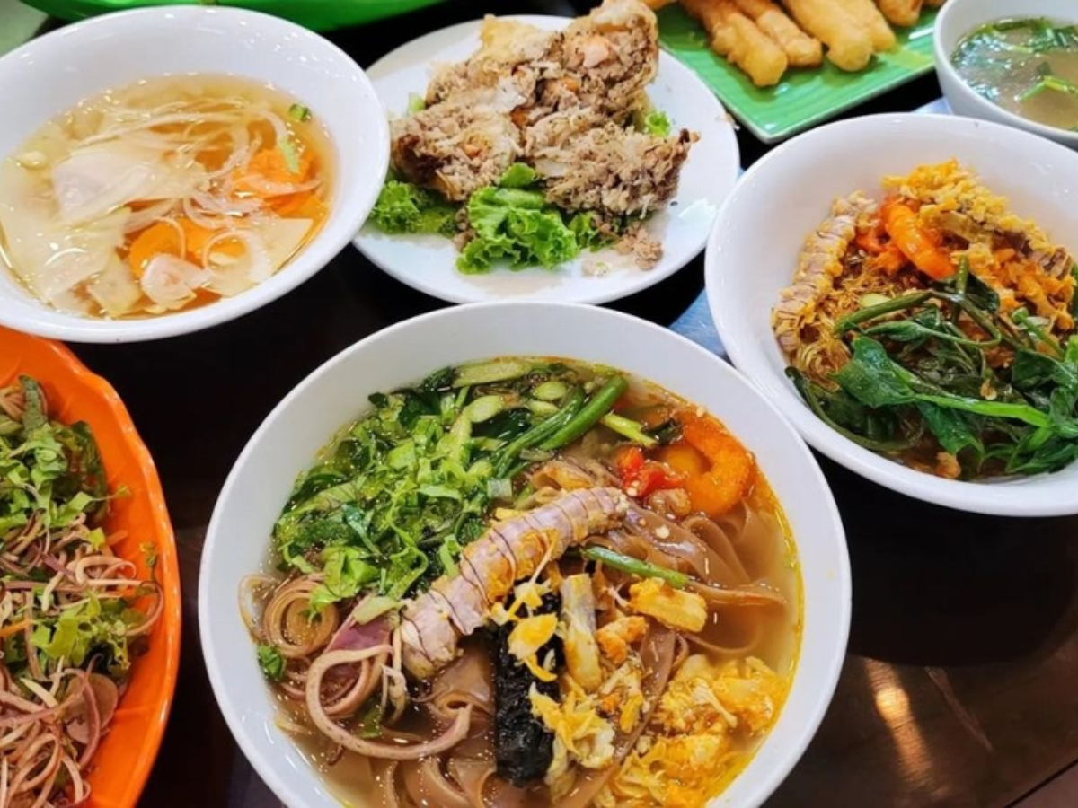 Bánh đa của Bà Cụ thơm ngon hấp dẫn.