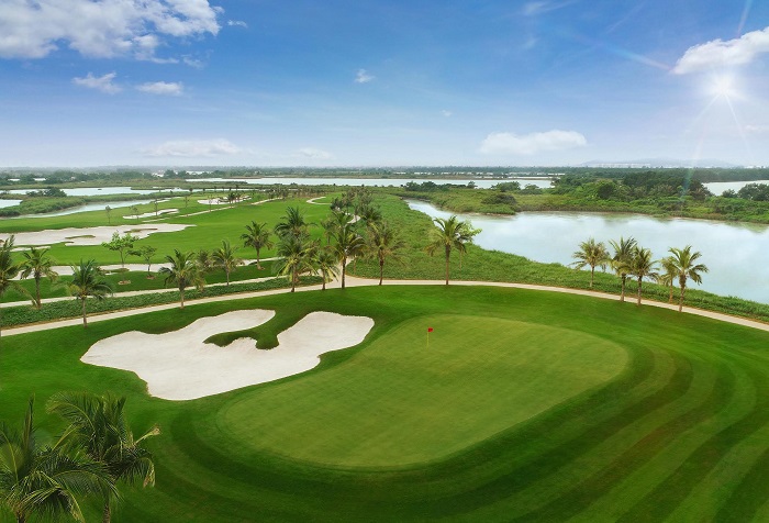 Khung cảnh yên bình tại sân golf Vũ Yên.