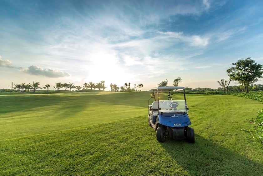 ân golf hiện đại, đẳng cấp trên đảo Vũ Yên. 