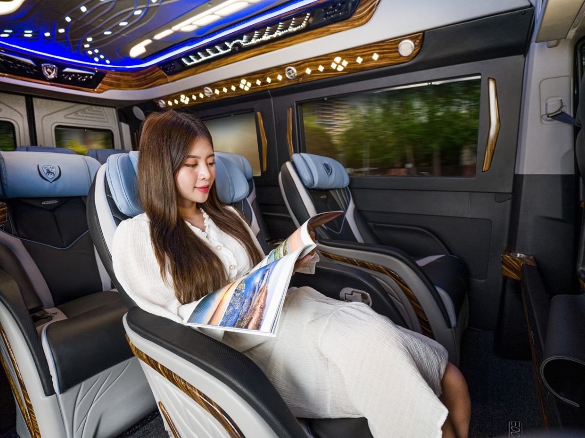 Du khách có thể chọn đi limousine đến thẳng Cát Bà nhanh chóng chỉ trong khoảng hơn 3 giờ di chuyển