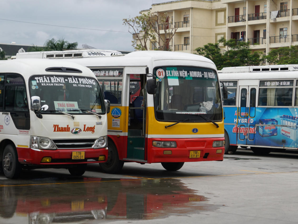 Bạn có thể chọn xe bus để tiết kiệm chi phí nhưng vẫn đảm bảo thời gian hợp lý.