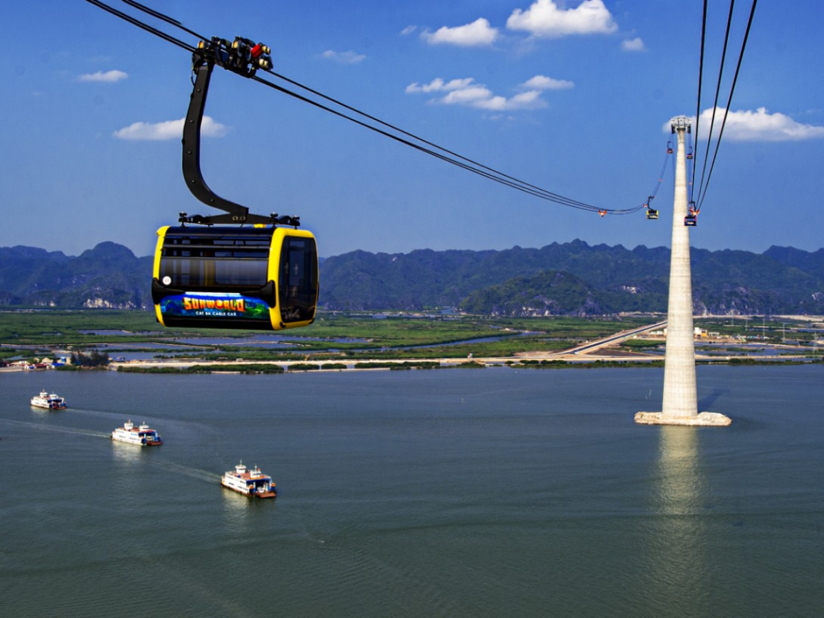 Sử dụng cáp treo Sun World Cat Ba để tiết kiệm thời gian qua đảo.